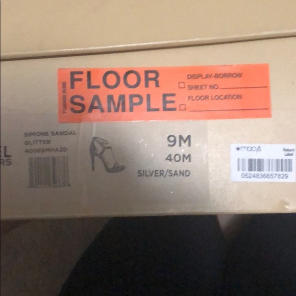 Simone Sandal - Picture 4 of 5